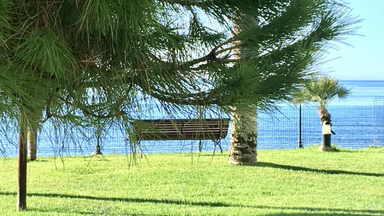 Mi Capricho C16 Beachfront Apartment Sitio de Calahonda Exteriör bild